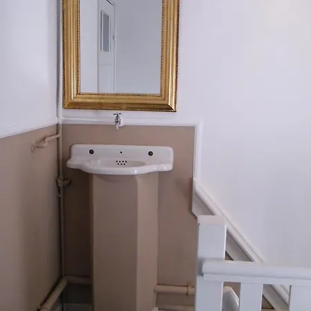 La Apartment *